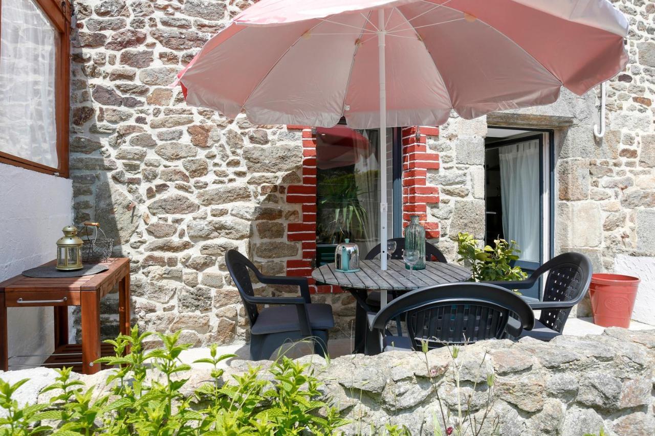 La Quinardais - Charmante Maison Avec Terrasse Saint-Samson-sur-Rance Buitenkant foto